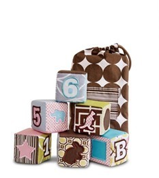 dwellbaby_blocks-pyramid_bag_1.jpg